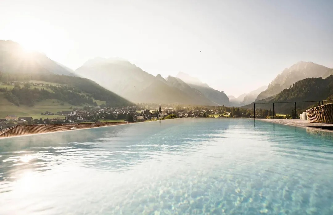 Excelsior Dolomites Life Resort-1